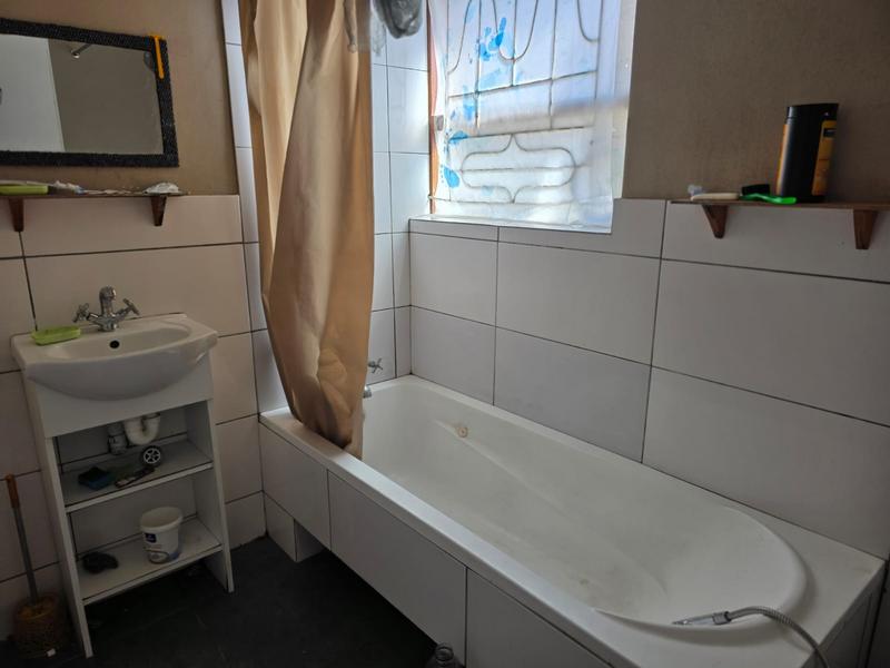 5 Bedroom Property for Sale in Kensington Western Cape